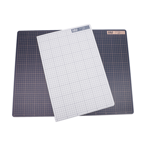 Madworks MH-28 A2 Foldable Model Cutting Mat (Black)