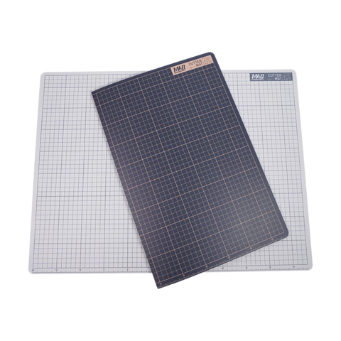 Madworks MH-27 A2 Foldable Model Cutting Mat (White)